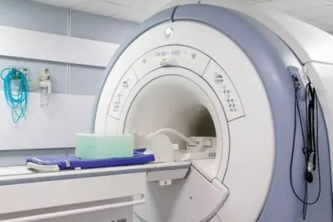 مرکز ام آر آی شهر ری