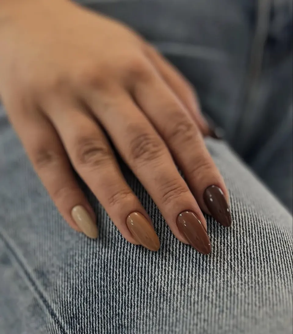 آموزش و خدمات ناخن و مژه الی