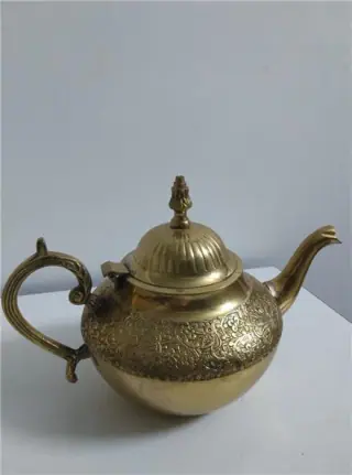 قوری پایه دار برنجی ساخت هند