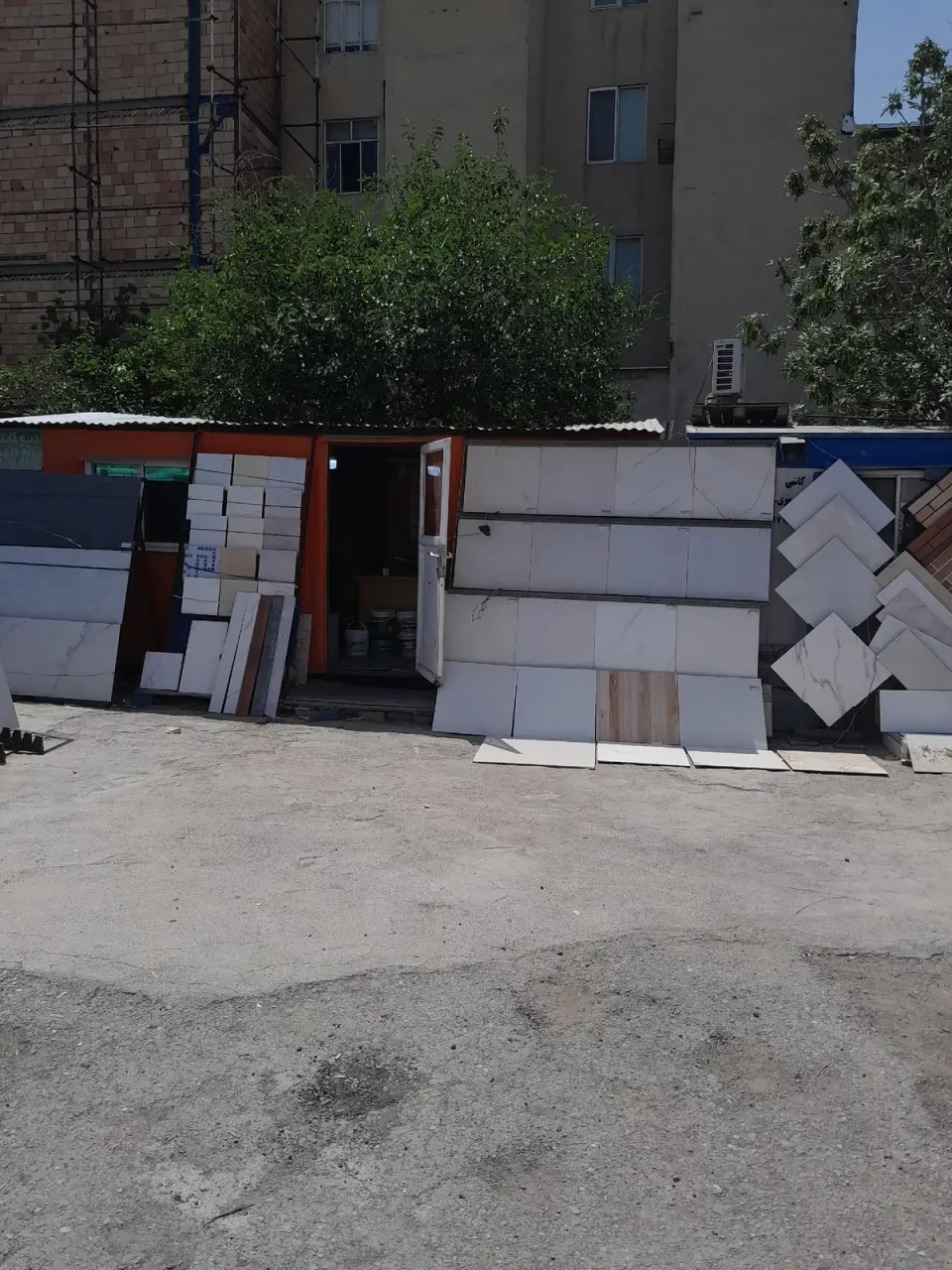 انبار کاشی سرامیک مهدی شاه حیدری