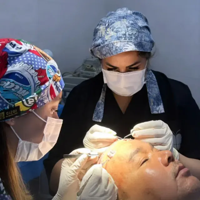 کلینیک زیبایی وکاشت ابرو و مو سینایار