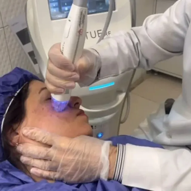 درمانگاه تخصصی پوست و مو تندیس سلامت