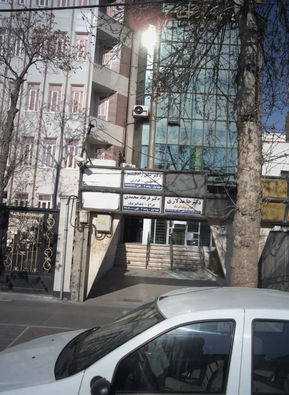دکتر حامد لاری