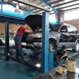 تعمیرگاه خودرو سرویس سنتر علی