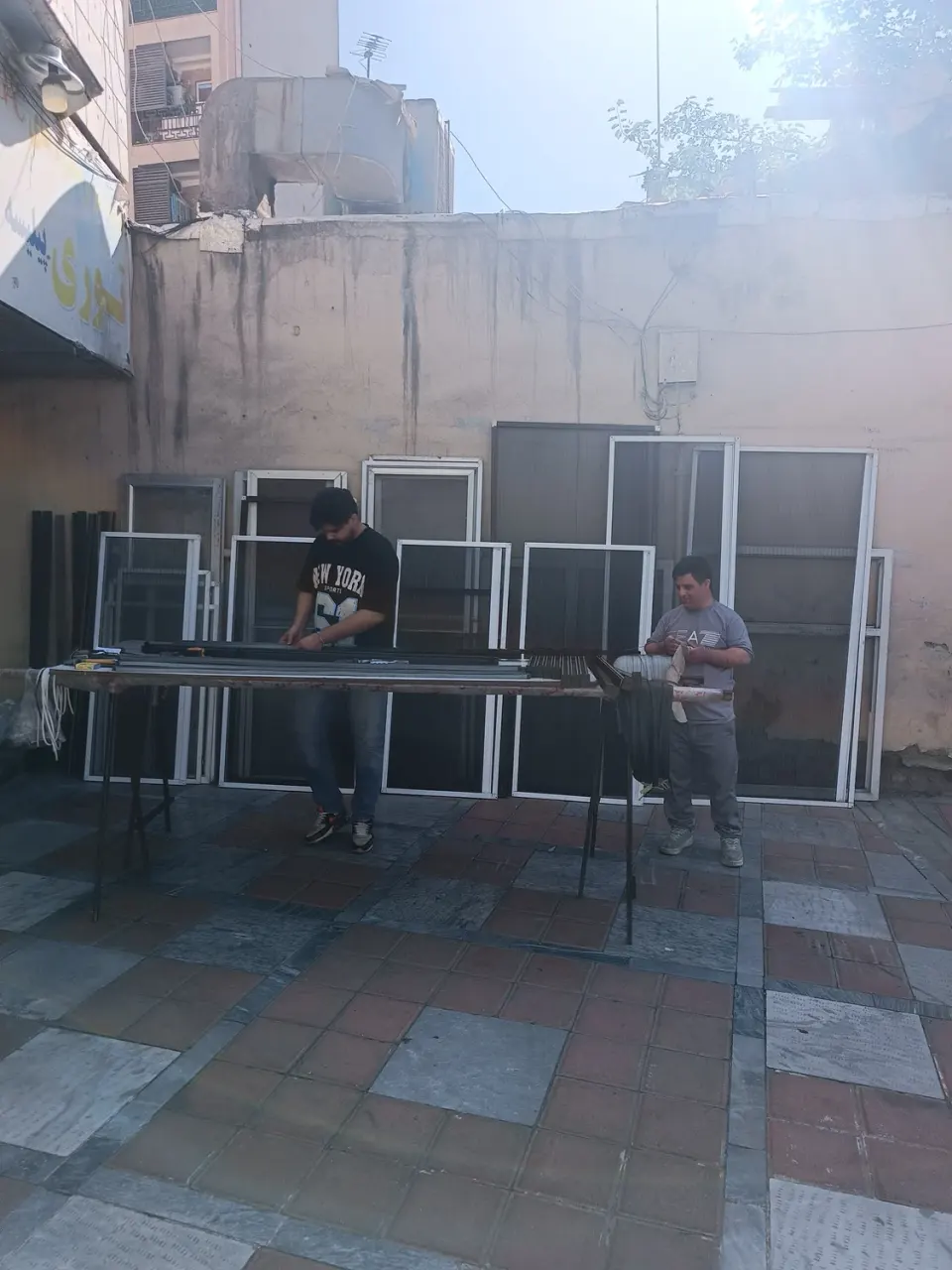 درب و پنجره مرکزی
