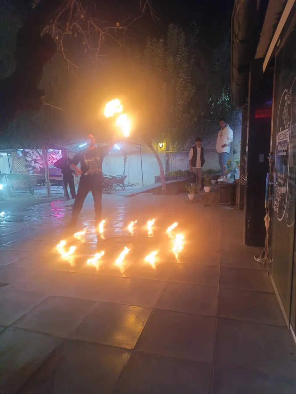 رستوران آب و آتش شهریار