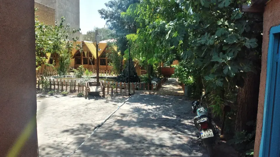 کافه رستوران باغ وفا