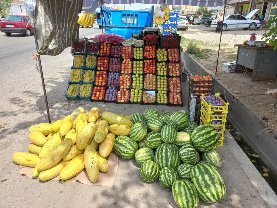 میوه فروشی میلاد