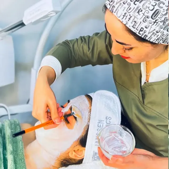 خدمات فیشال و پاکسازی پوست در بندرعباس