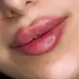 کلینیک تخصصی پوست و مو، لیزر و کاشت دکتر صالح