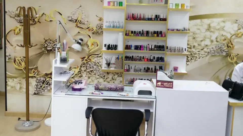 سالن زیبایی وَندا
