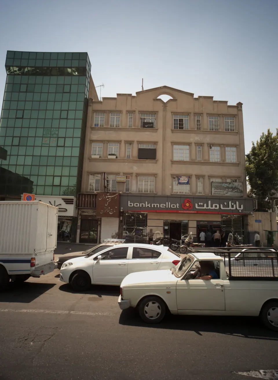 دکتر فروزنده فارغ پور