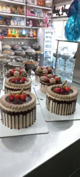 شیرینی فروشی روما