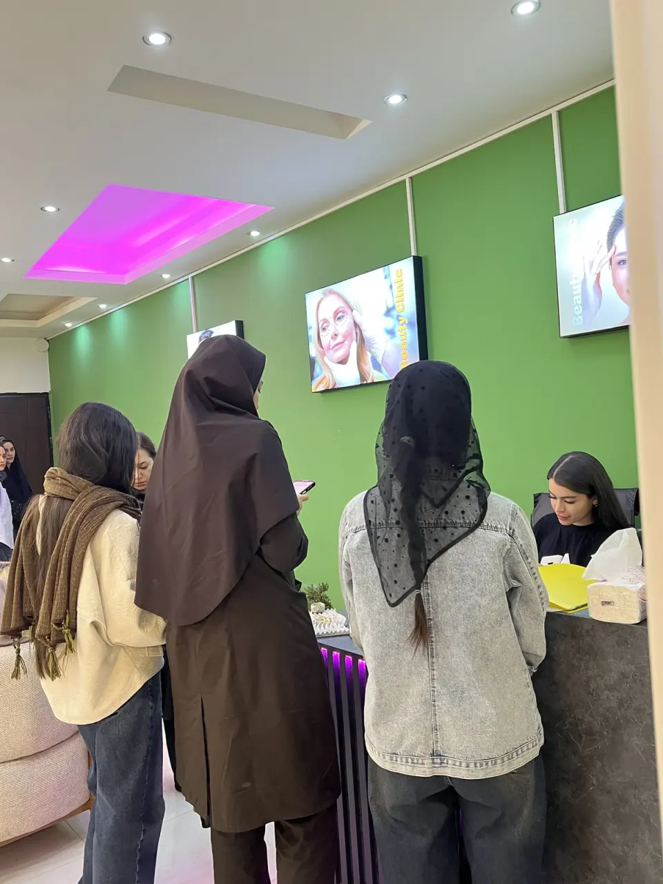 کلینیک زیبایی دکترآزاده اسمعیلی