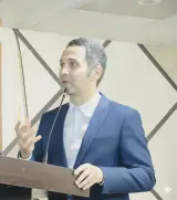 وکیل و داور حرفه ای