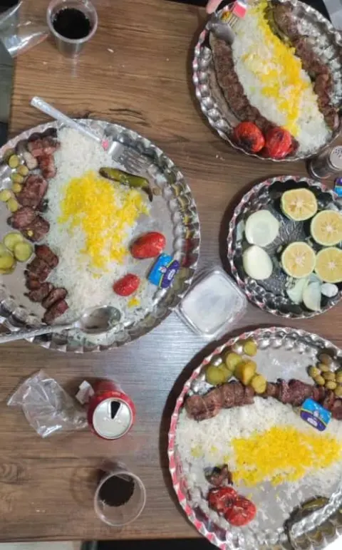 کبابی ارغوان