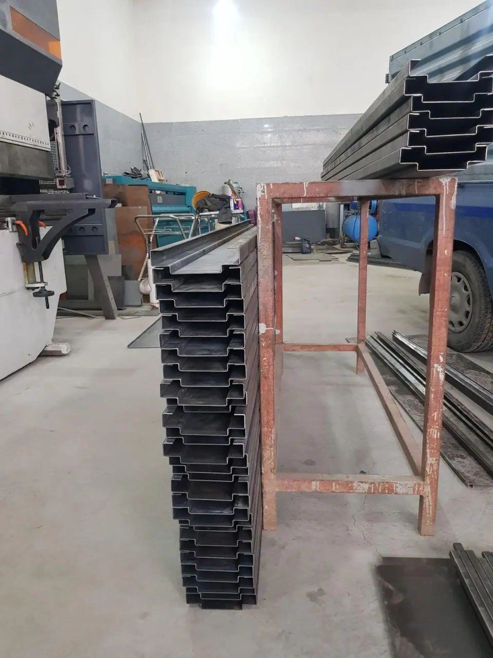 خم کاری و برش کاری cnc