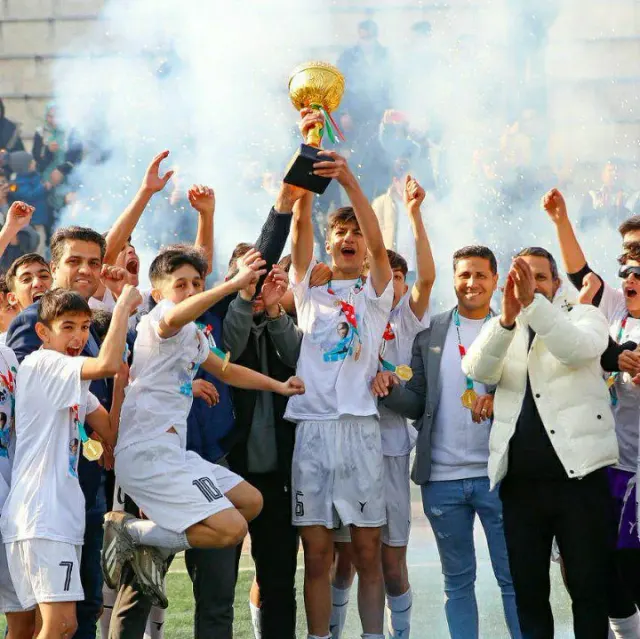 زمین فوتبال غدیر