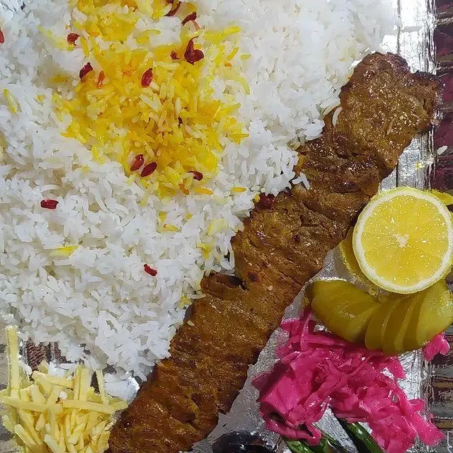 تهیه غذای گل سرخ