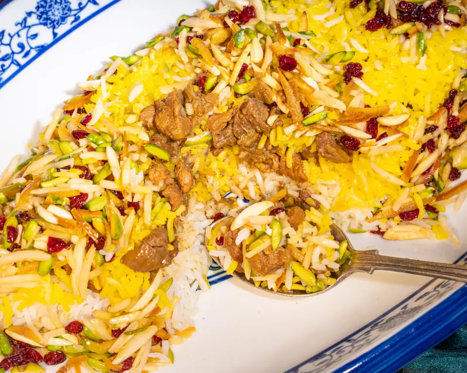 یگانه فود فکتوری (رستوران ایرانی و فرنگی)
