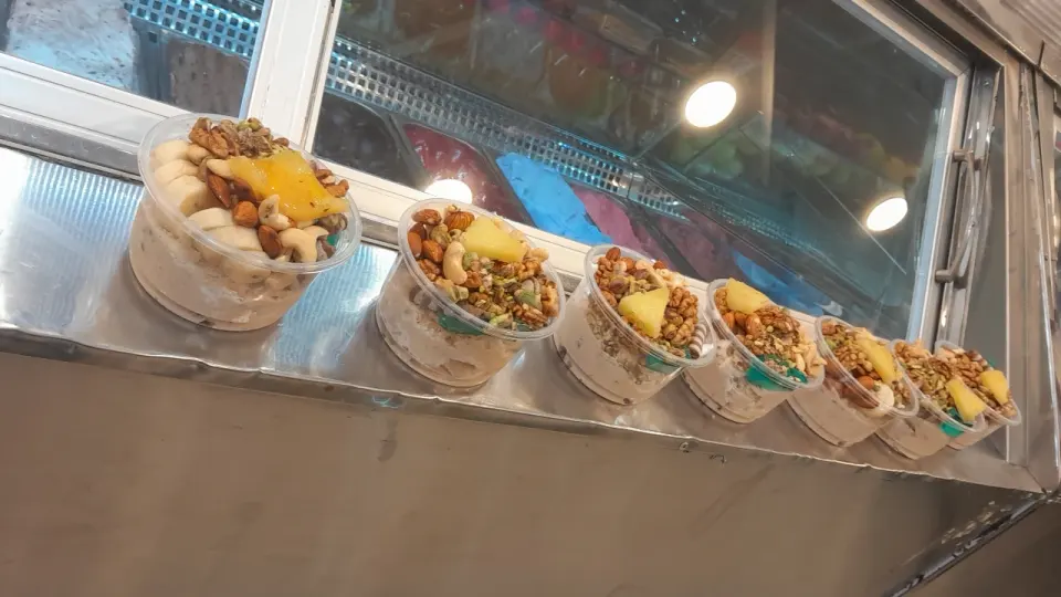 آبمیوه بستنی عمو هادی