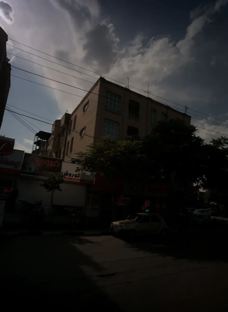 کافه لیان مشهد