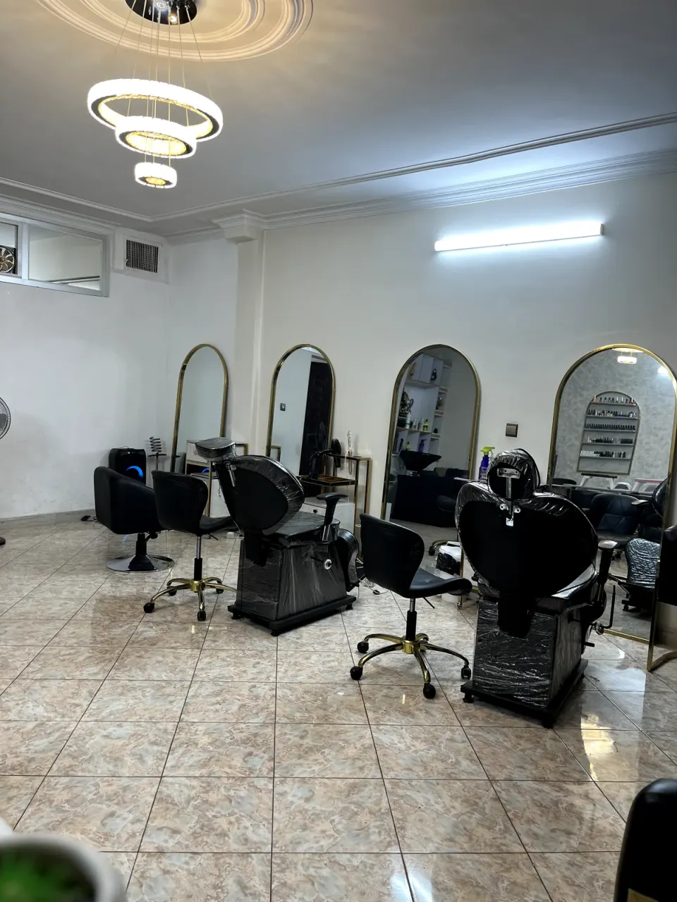 سالن زیبایی نازنین جباری (نازنین بیوتی)