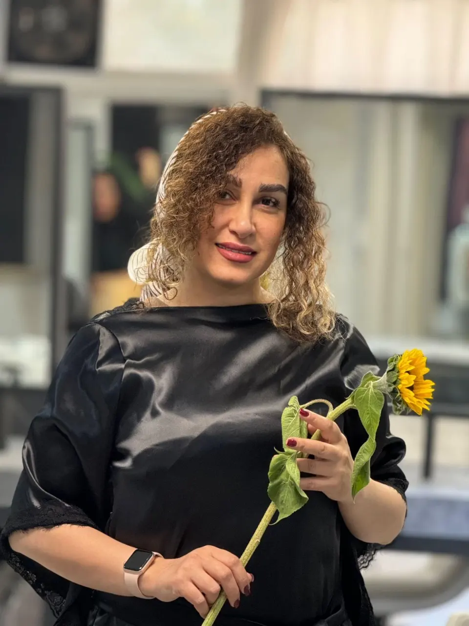مجموعه زیبایی سایه صالحی(S Beauty)