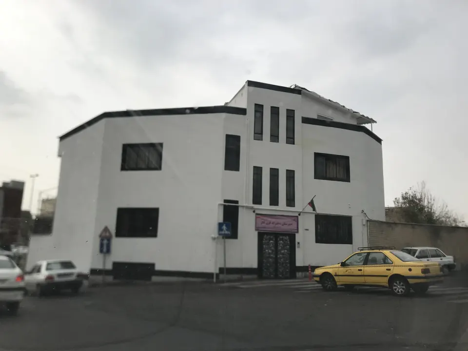 دبیرستان دخترانه غیردولتی قوی فکر