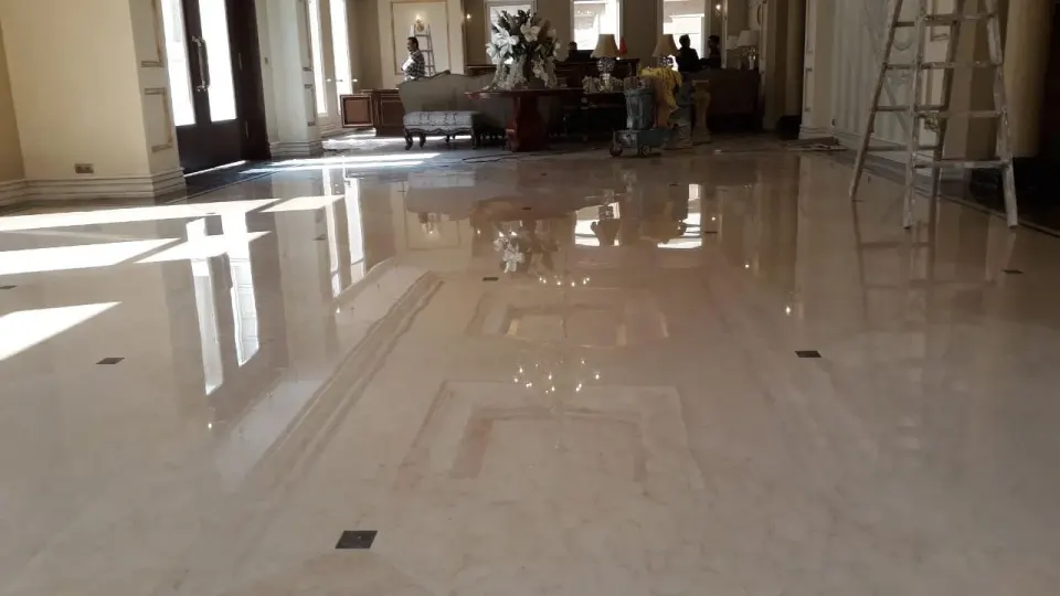 کفسابی نماشویی پیچ و رولپلاک نما درخشان