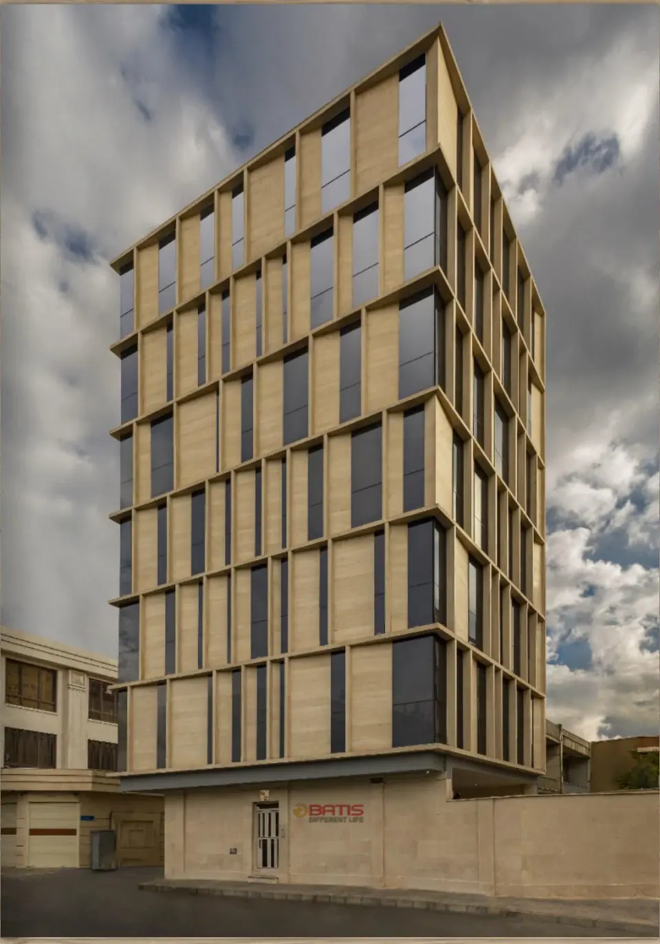 باتیس ابزار شرق