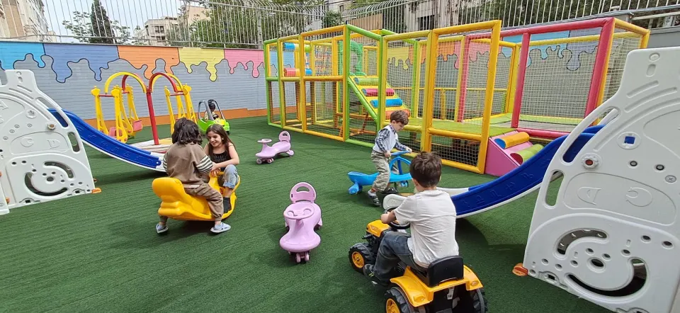 مهدکودک و پیش دبستانی نفسام