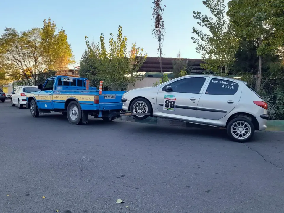 دنیای یدک محسنی (حاج محمود)
