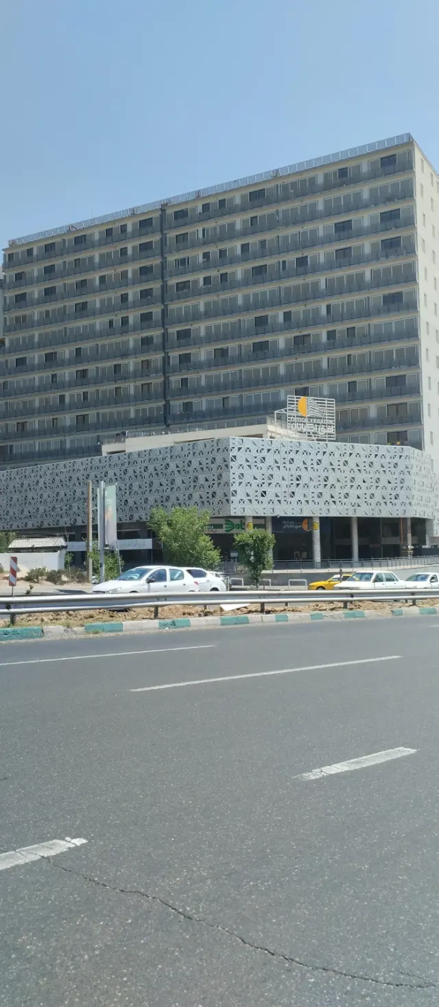مجتمع مسکونی و تجاری افق اکباتان