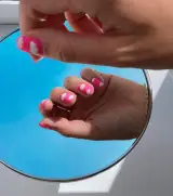 سالن تخصصی کاشت ناخن سارا