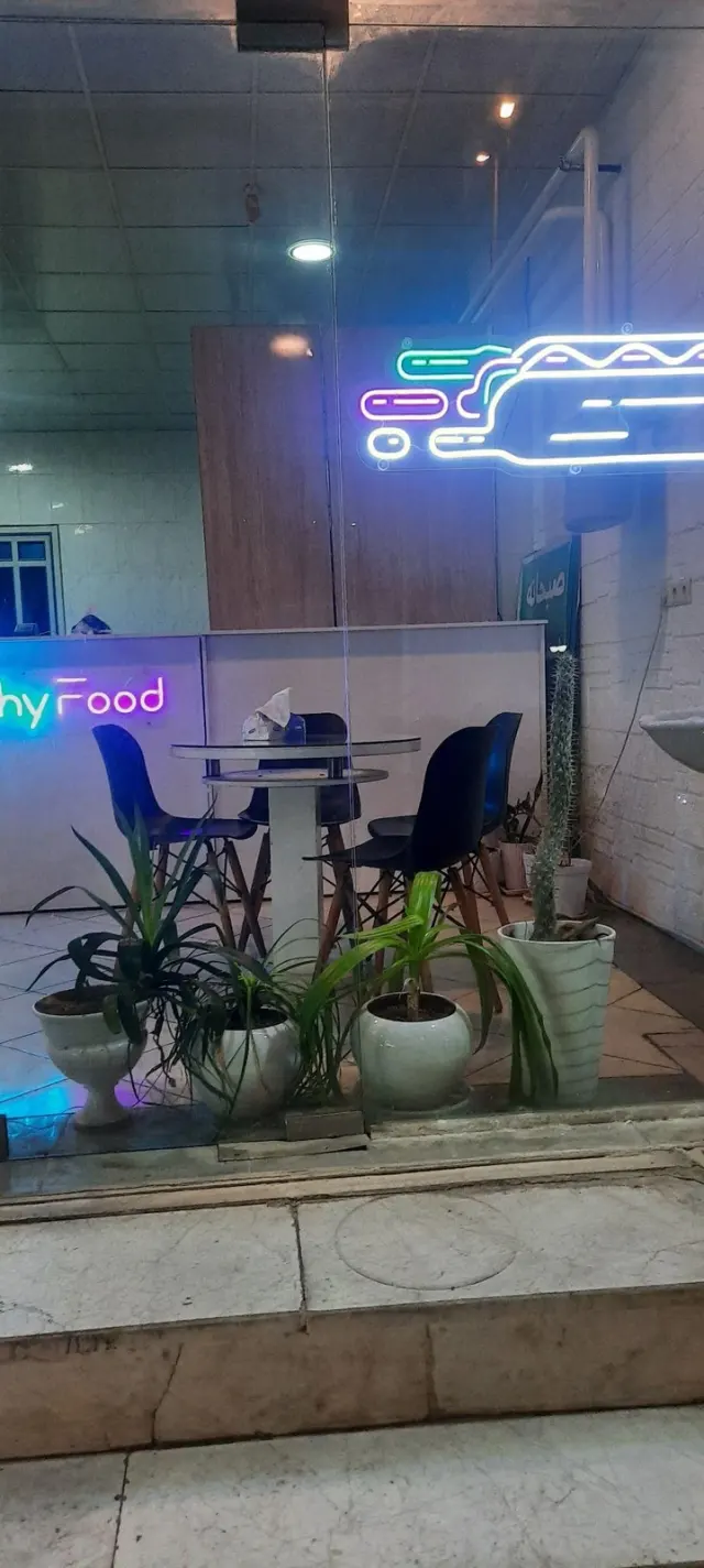 سالاد بار و ساندویچ رژیمی تونومو
