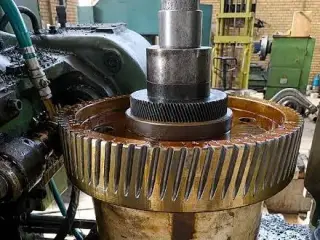 طراحی و ساخت انواع چرخدنده و گیربکس
