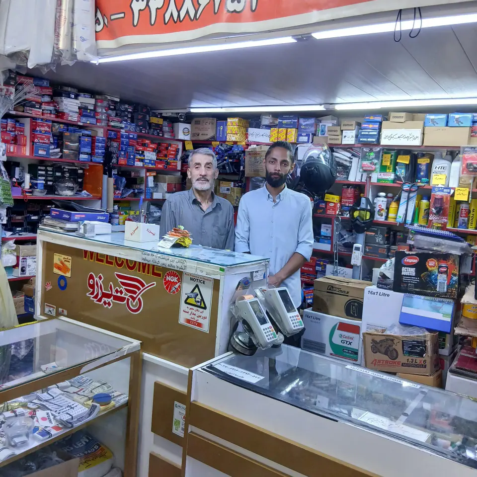فروشگاه لوازم یدکی موتورسیکلت تیزرو