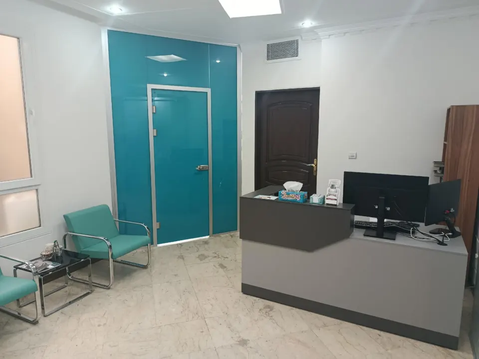 دکتر مریم آین