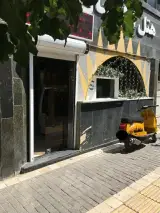 کافیشاپ آذر