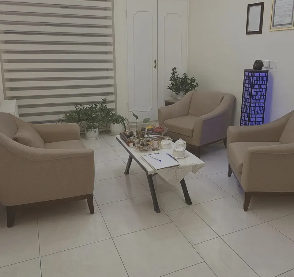 روانشناس و مشاور هلن غیاثوند قیصری