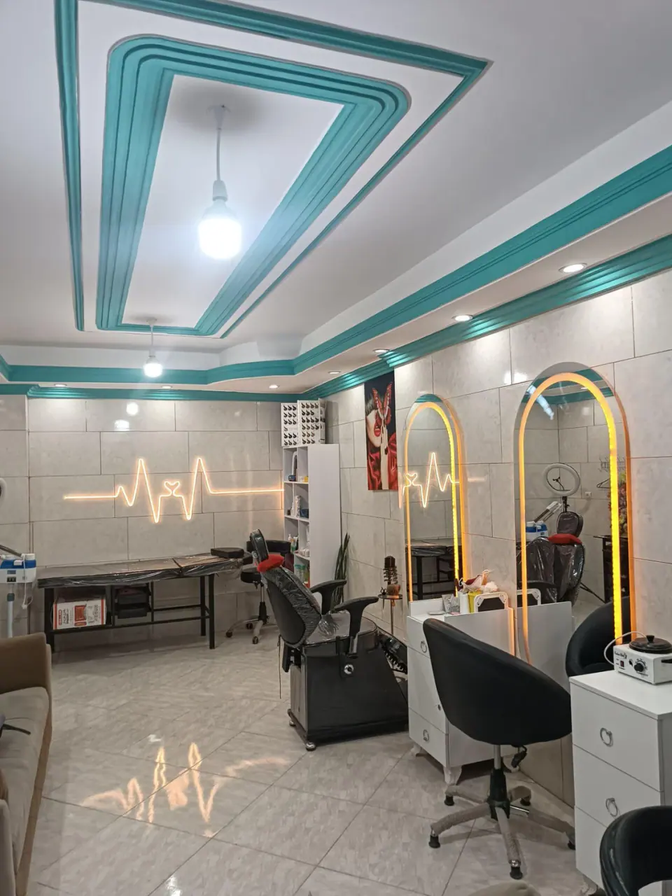 سالن زیبایی نازنین