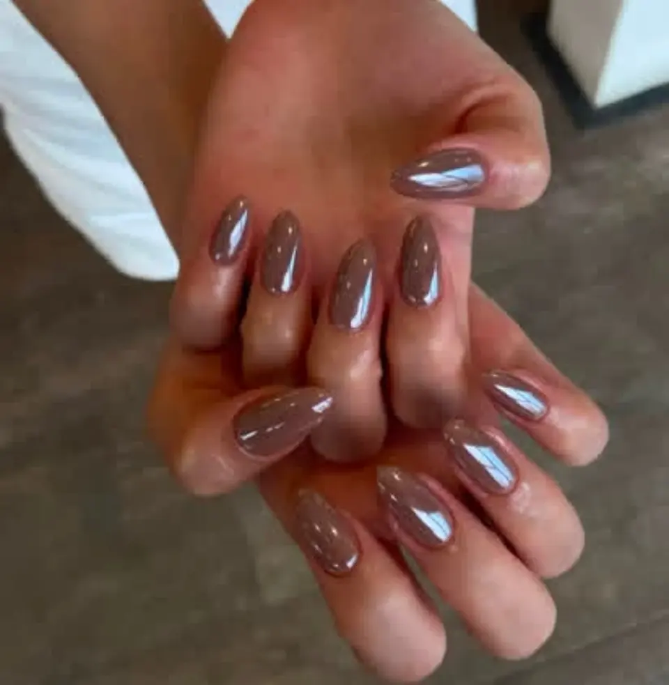 سالن تخصصی ناخن و مژه ابرا