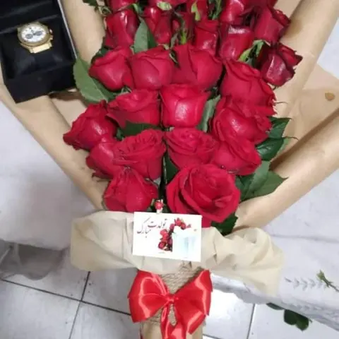 گل فروشی رز طلایی