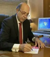 دکتر کامران دولتشاهی/جراح سینه اصفهان/مامو پلاستی/پیکر تراشی