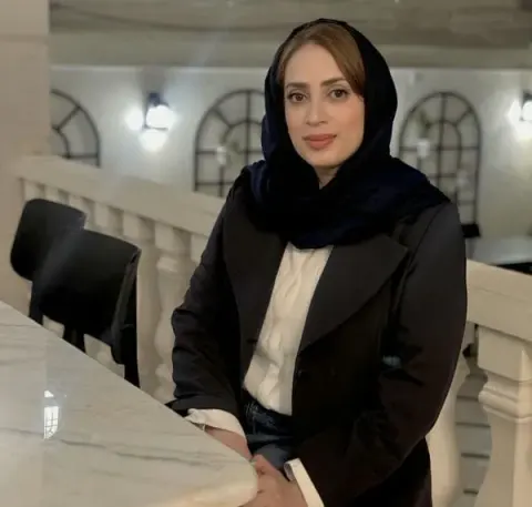مهناز قاسم آبادی