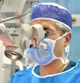 دکتر مسعود فرج زاده جراح چشم