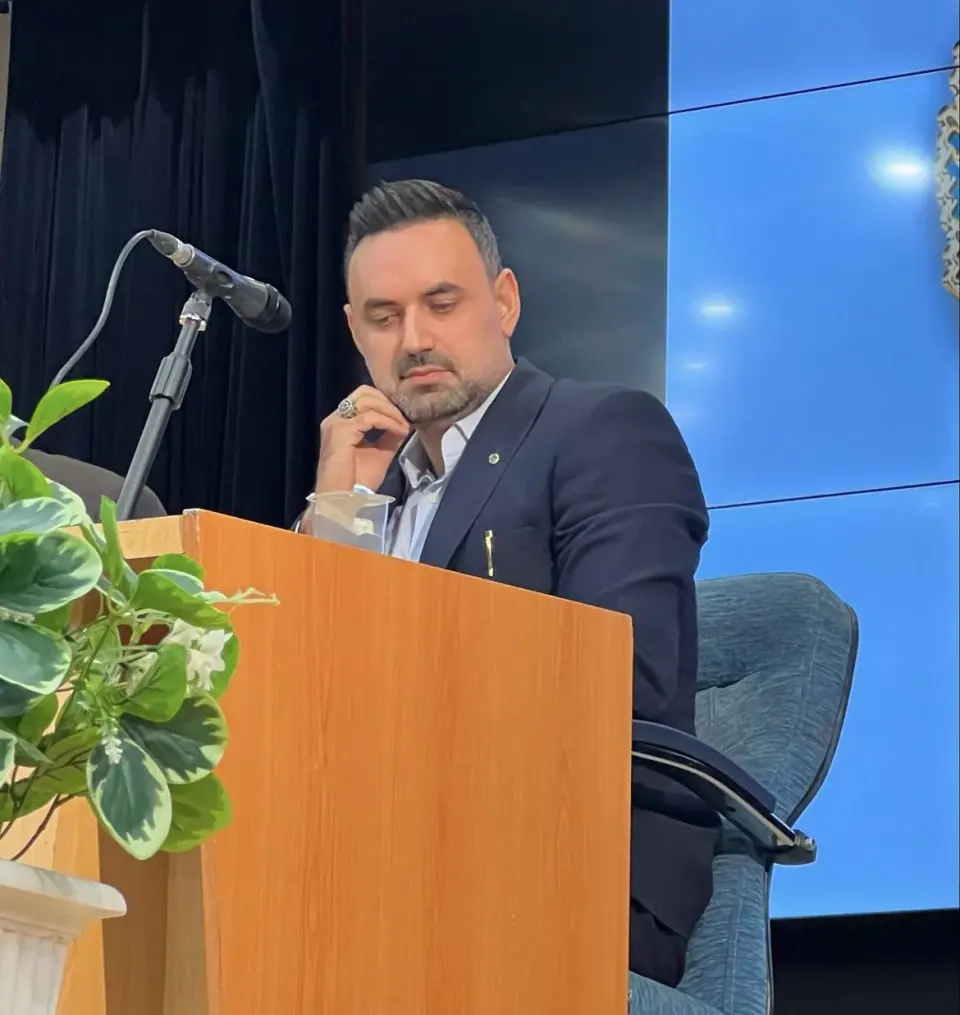 Dr.behnam Habibi