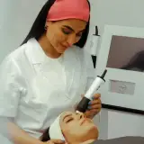 Kayak_beauty_clinic