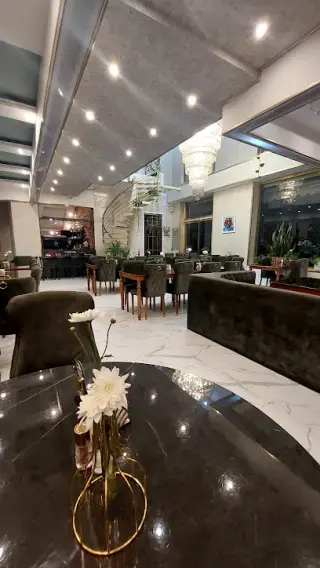 رستوران نور